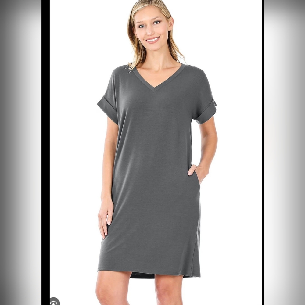 Zenana Outfitters V-Neck Short Sleeve Dress